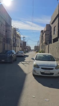 المعقل • ٢٠٠م • مقابل محطة بومبو