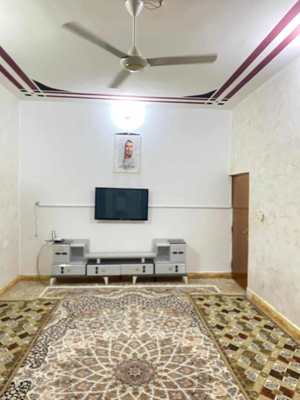 تحيه طيبة الى متابعينا الاعزاء 
يعلن مكتب سنتر الكوت للعقار 🏛

بيت طابقين ركن على شارعين بناء حديث يتكون الطابق الاول غرفة ومطبخ وهول واستقبال وصحيات
الطابق الثاني غرفتين ومطبخ وصحيات وهول

يحتوي على محل وبرج انترنت مؤجر

♦️مساحه 200م
♦️واجه 10 م
♦️النزال 20 م
♦️موقع مميز ♦️
بداية منطقة الكوت الجديدة ركن على شارعين بشارع الاقواس ب البدايه 
تحويل قرار محكمة
--------------------
للأستفسار 
مراسلة الصفحة او الاتصال على الرقم 
***********
او مراجعة مكتب سنتر الكوت للعقار 🗺
عنوان المكتب داموك الحقوقيين 
قرب افران السلطان مقابل معجنات فراولة 
💢 بادارة عقيل الزركاني 💢
