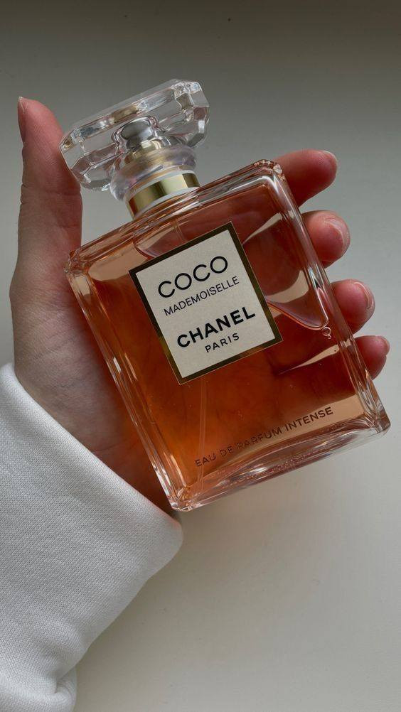 هو عطر أيقوني نسائي يتميز برائحة عصرية، منعشة، وشرقية جريئة، مزيج من البرتقال، الورد، والباتشولي، مما يجعله مثالياً للاستخدام اليومي والمناسبات. يعتبر من العطور الجذابة التي تدوم طويلاً، ويأتي بتركيزات مختلفة مثل أو دو بارفان (EDP) و انتنس

#فولو #فولومي #فولورز #اكسبلور_فولو #ضيفوني #الاكسبلور_فولو💕 #بيع_لايكات #لايكاتكم_تسعدني #حب #تعليقات #تعليقاتكم_تسعدني😍 #تعليق #تعليقاتكم_تسعدني #متابعة_للبيج #ضيفو #اكسبلور #لقطة #لايك #دعم #تفاعل #لايكات #كومنت #كومنتات #اكسبلور


**إذا كنت صاحب هذا الإعلان وتريد حذفه لأي سبب، رجاءا أرسل رسالة إلى الدعم الفني**