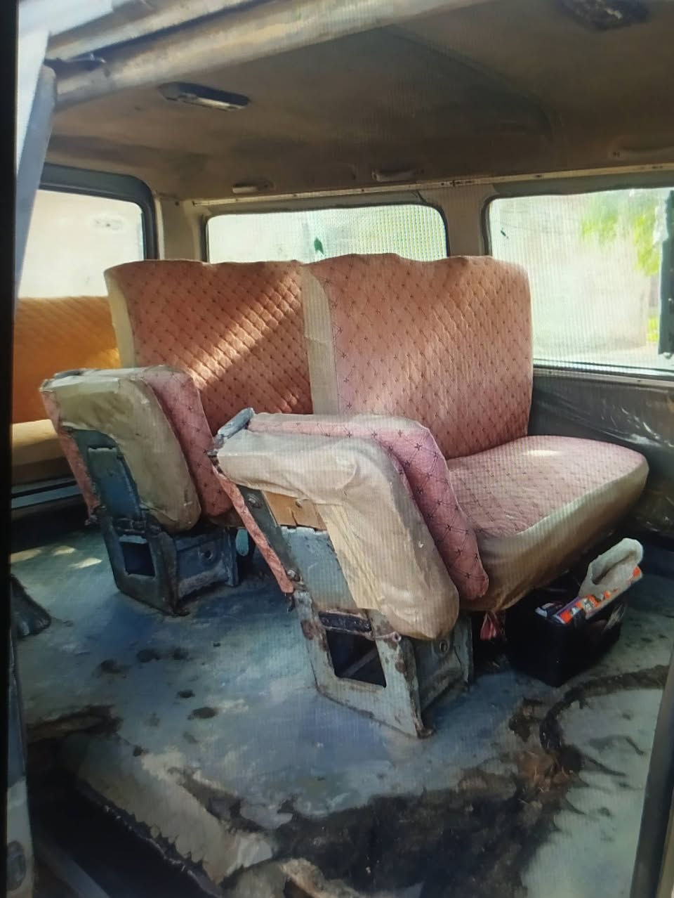 سلام عليكم كيا بستا للبيع موديل93مكينةتنقس دهن سنوية 27رقم بغداد الماني كير اكسن جدد التصال***********
