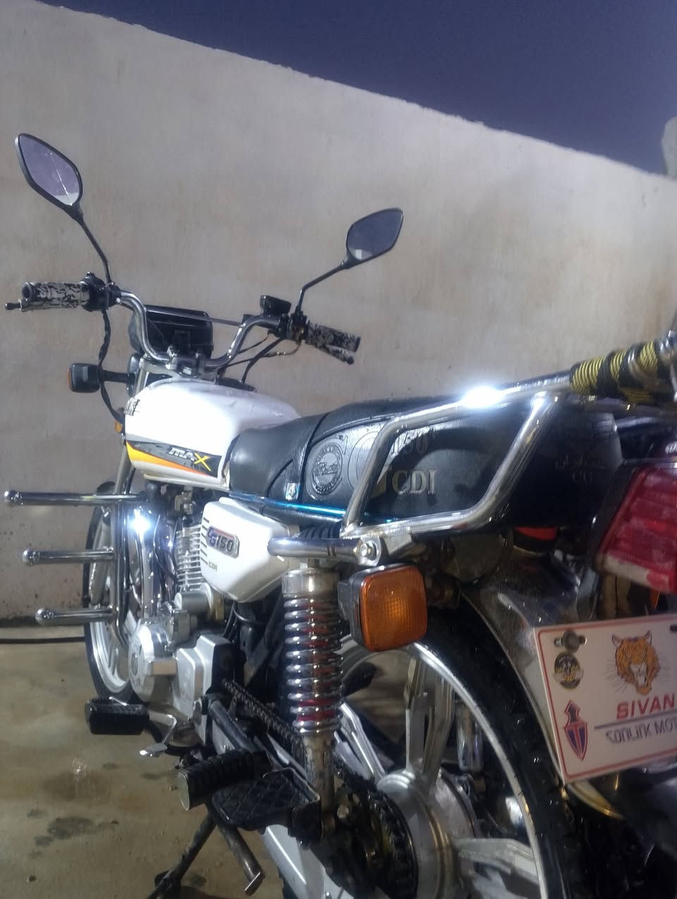 سيفان موديل 23 حجم +150 نضيف بما موضوح بل صوره


**إذا كنت صاحب هذا الإعلان وتريد حذفه لأي سبب، رجاءا أرسل رسالة إلى الدعم الفني**