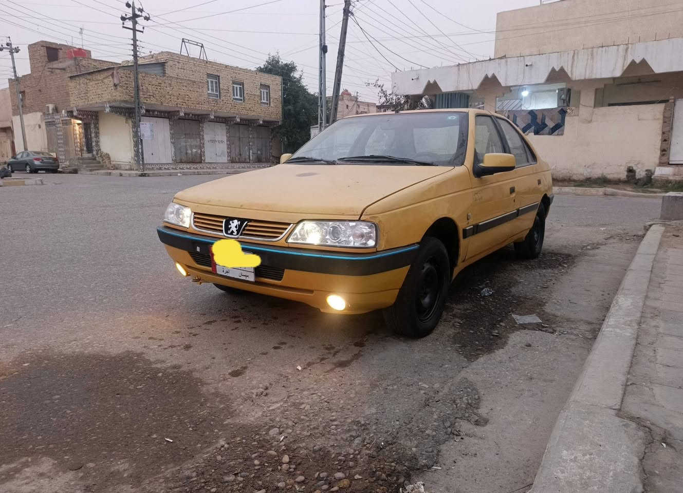 يا الله السلام عليكم 
 بيجو 405 موديل 2012 سياره حلوه مكينه بدايه خيط كير جديد حداديه جديده سنويه 2027 مصفره هيئه وغرامات سعره 28 وبيه مجال كلش قليل مكان السياره ميسان المجر الكبير تفاصيل اكثر ***********
