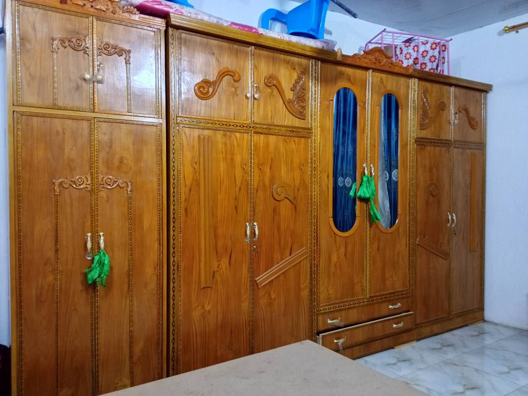 سلام عليكم غرفه نوم للبيع اخت الجديده ما مستعمله ***********
