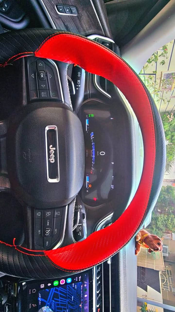🚗 للبيع: جيب شيروكي ليمتد 2023
📍 مكان السيارة: بغداد 
📞 للتواصل: ***********
💰السعر.   215 ورقة – قابل للتفاوض
📊 المسافة المقطوعة: 23 مايل فقط
🛠️ المحرك: 6 سلندر – 3600cc

⚙️ المواصفات (فئة ليميتد):
• مقاعد جلدية فاخرة
• مقاعد أمامية وخلفية قابلة للتدفئة
• فتحة سقف بانورامية
• 7 مقاعد
• نظام دفع رباعي (4WD)
• تشغيل عن بُعد
• بصمة تشغيل
• بصمة أبواب
• شاشة وسطية كبيرة تدعمApple CarPlay
و Android Auto
• كاميرا 360 درجة
• باب خلفي كهربائي
• مصابيح LED أمامية وخلفية + أضواء ضباب
• مرايا جانبية كهربائية + نوافذ كهربائية بالكامل
• مقاعد فخمة 
• ناقل حركة ماوس 
‎شاشات عدد ٣ 
كامره عدد ٣ 
وبعد هواي مواصفات 

⚠️ أضرار السيارة:
ابيع السياره حزام بدون لغود وشواصي حادث سطحي
