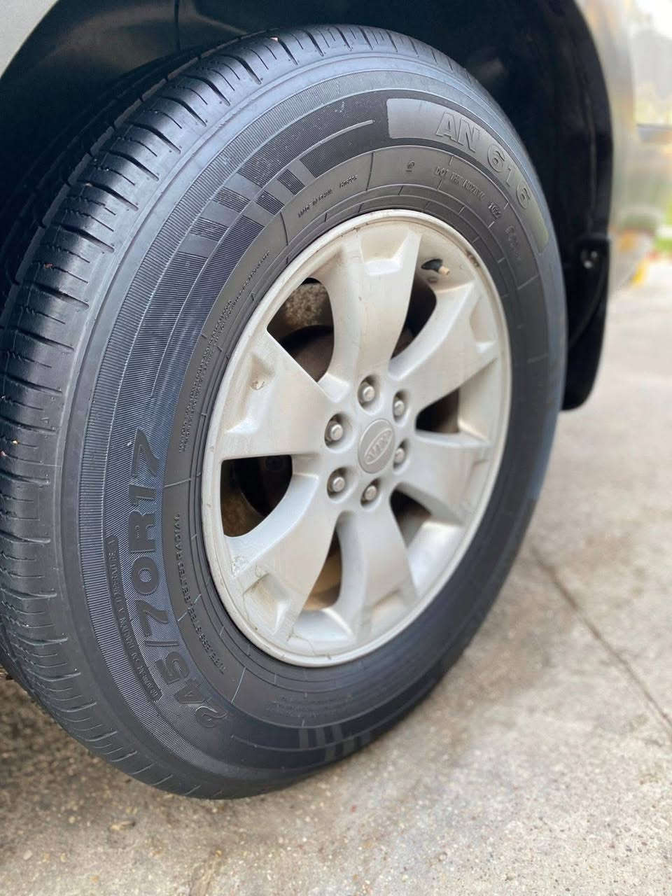 سلام عليكم للبيع موهافي موديل 2011 رقم واسط سياره جديده محرك مامفتوح V6 3600 سياره مكفوله كفاله عامه منظومه غاز بيه تريد بانزين او غاز سياره بأسمي ماشيه 193 مكاني كوت رقم***********
