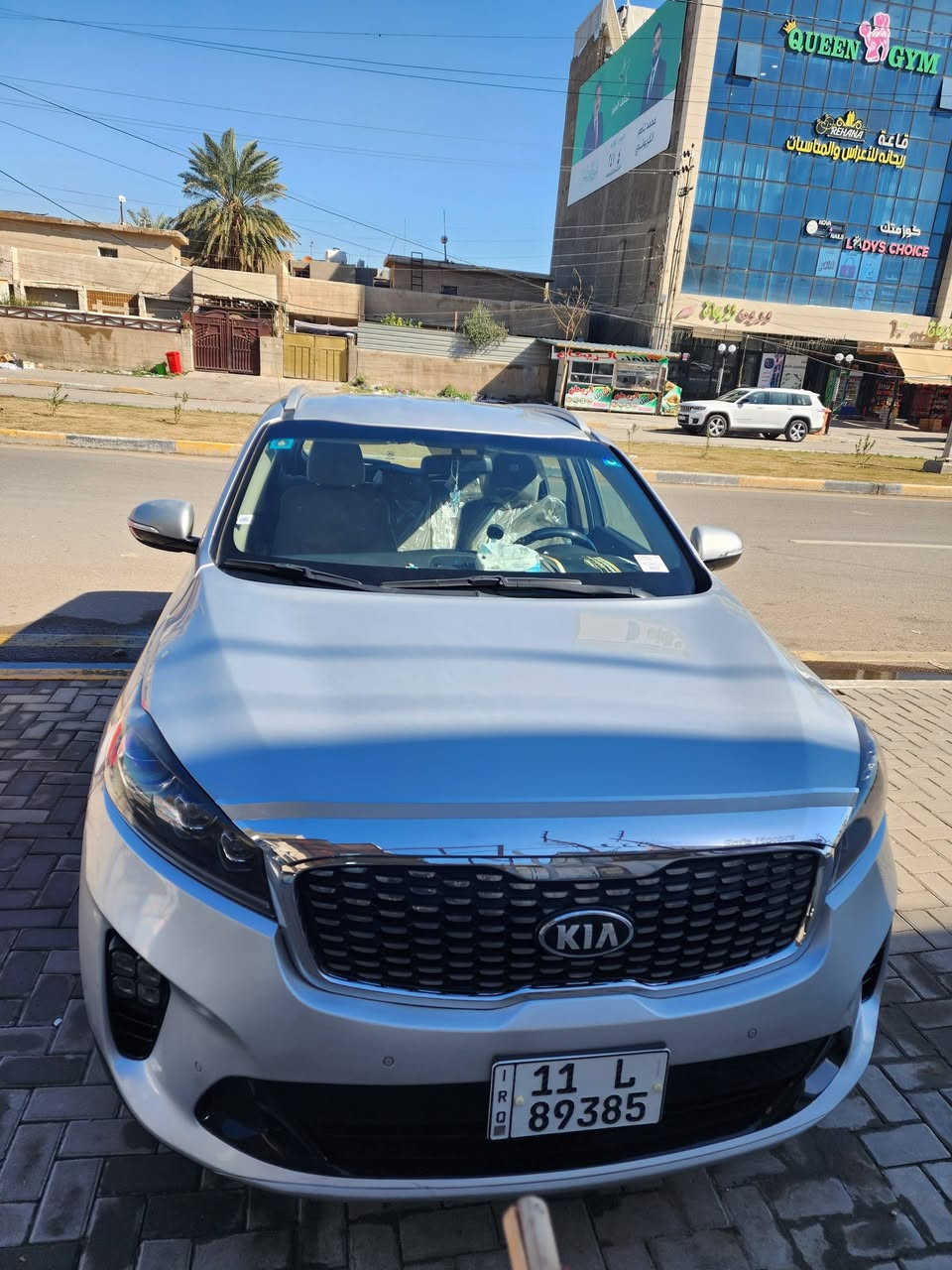 ‏السلام وعليكم
سورنتو 2020 خليجي كفاله عامه 
السياره ماشيه 80 الف جديده مال جناي 
رقم سياره بغداد بأسمي مداور ثاني يوم
السعر اتصل وتدلل ،،
اللاتصال ***********
المواصفات
بنوراما 
بصمه 
بصمه ابواب 
6 سلندر
7 راكب 
3 قطع تبريد 
جنطة كهربائية
