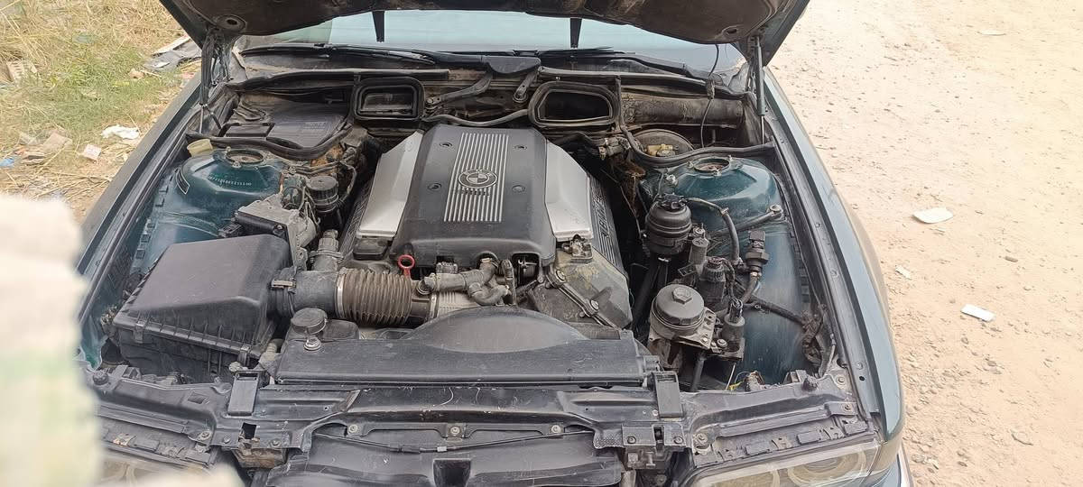 السلام عليكم/ 1996/744 السعر 100$ وبيها مجال مكاني ابو غريب حي صديق ***********
