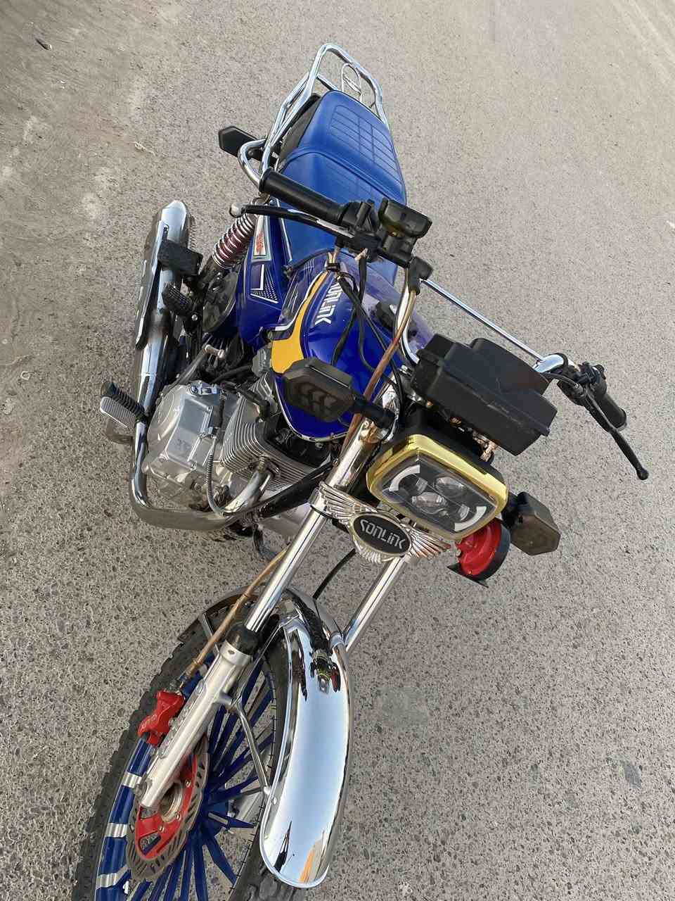 السلام عليكم أيراني سونلك 24 شكل 25 نضيف  السعر670وبي مجال بسيط شراي يجي خاص


**إذا كنت صاحب هذا الإعلان وتريد حذفه لأي سبب، رجاءا أرسل رسالة إلى الدعم الفني**