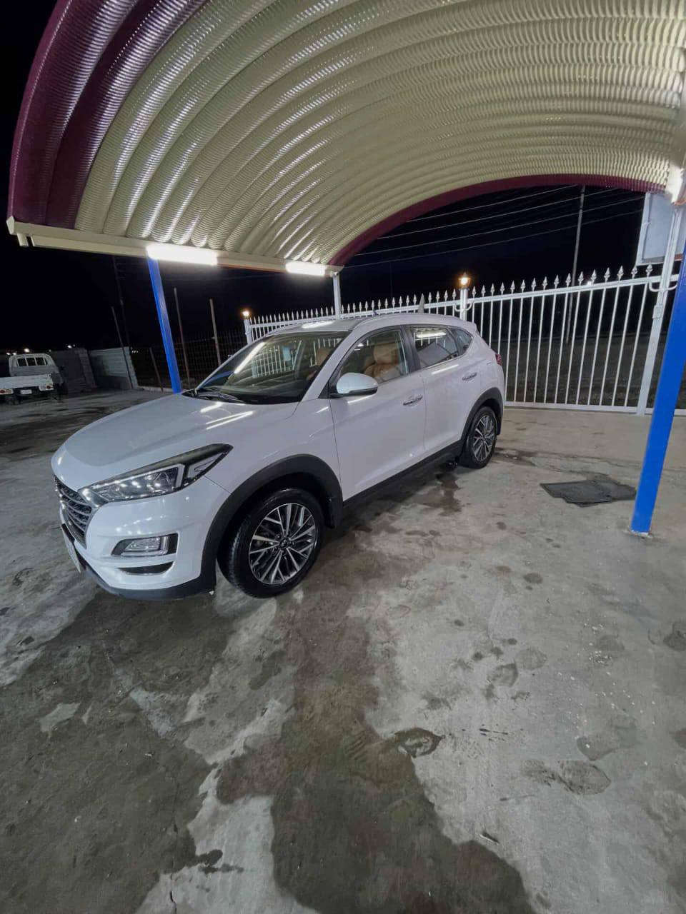 #للبيع
اسلام عليكم سياره توسان موديل 2019. وارد خليجي مكفوله كفاله عامه توجد رصعات بسيطه. العنوان بغداد. رقمها سليمانيه. #السعر 215  التواصل. *********** يوجد واتساب
