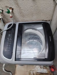 غساله للبيع السعر ٣٠٠ نضيفه جدا 07823089600