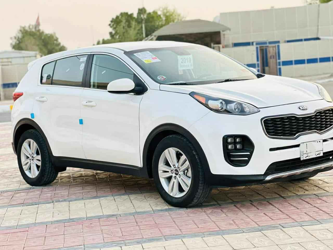 السلام عليكم كيا سبورتج للبيع أمريكيه موديل 2018رقم بصره حره تحويل مشروع وطني ضررها تبديل جاملغ وبنيد اصليات بدون دواخل فقط شاشه كبيرة كاميرا دواره تحكم جهتين ويل كروم 17 تبريد حداديه السياره جاهزه من كلشي استخدام شخصي السعر 153ورقه وبيها مجال بسيط للشراي مكان السياره ناصريه الشموخ للإستفسار *********** *********** رقمي أرقامي بيهن واتساب ناصرية, ذي قار
