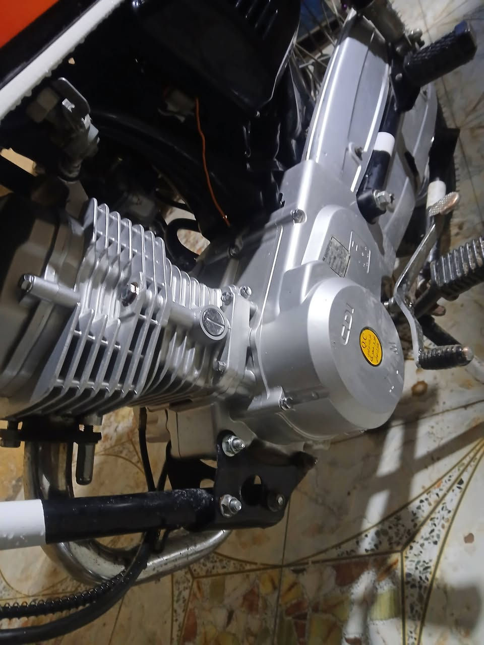 سلام عليكم نامه امتياز تلث احرف للبيع لمكينه ما مفتوحه لموديل 25 اوراق اسكنر كهربائيات كله شغاله دراجه كلشي ما ناقصه وسعر 650 وبيه مجال *********** لمكان حله محاويل
