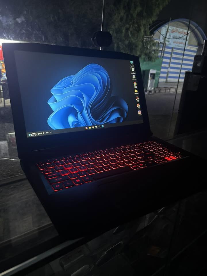 السلام عليكم 
لابتوب الكيمنك Acer Nitro Gaming 
جهاز نضافه عاليه بدون اي عطل او مشاكل 1/1
بمواصفات...
شاشه 15 انش نوع ips enhanced بخواص مضاد التوهج FHD 
معالج core i5-8300H من الجيل الثامن فئه H* للاداء الثقيل 
كرتين شاشه الاول من انتل والثاني منفصل من nVidia Gtx 1050 نسخه ال4Gb حجم كرت الشاشه 
رامات 16Gb
هارد 512ssd قابل للتطوير 
صوت ستيريو محيطي مجسم 
كيبورد ضوئي احمر 
شحن ساعه  او اقل 
لابتوب تشغل جميع الألعاب و برامج Adobe والبرامج الهندسيه


**إذا كنت صاحب هذا الإعلان وتريد حذفه لأي سبب، رجاءا أرسل رسالة إلى الدعم الفني**