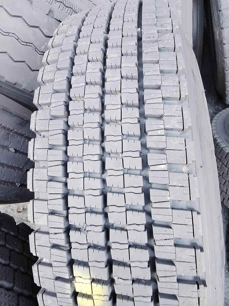 سلام عليكم شباب تم بعون الله وصول الحاويه تاير ياباني اخو جديد جميع القياسات موجوده  جمله جمله العنوان بصره ***********
