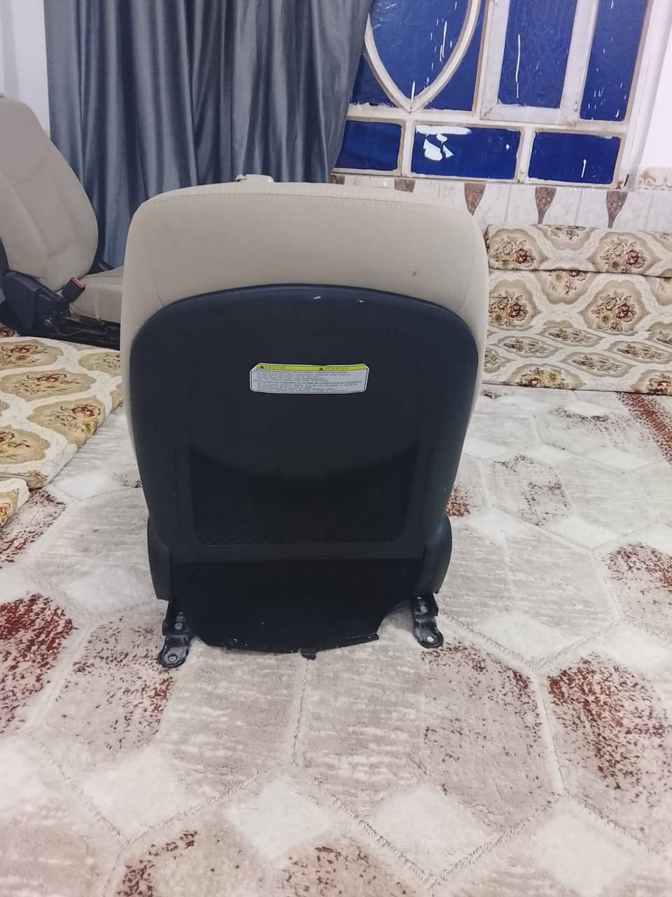 سلام عليكم
كشنات النترا  كارتون  لون عسلي. سعرهن 125 وبيها مجال رقمي ***********
