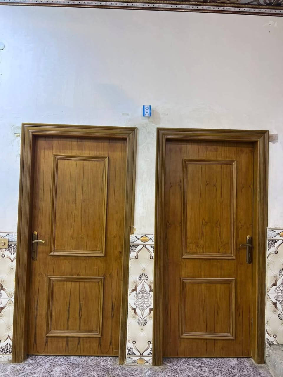 بيت بل عوجه بشارع شجرا الطيبه
نوع العقار طابو زراعي عراقي 

مساحته 200متر 

غرفتين +ودوانيه وصاله كامل 

سعر 85مليون *********** رقم
