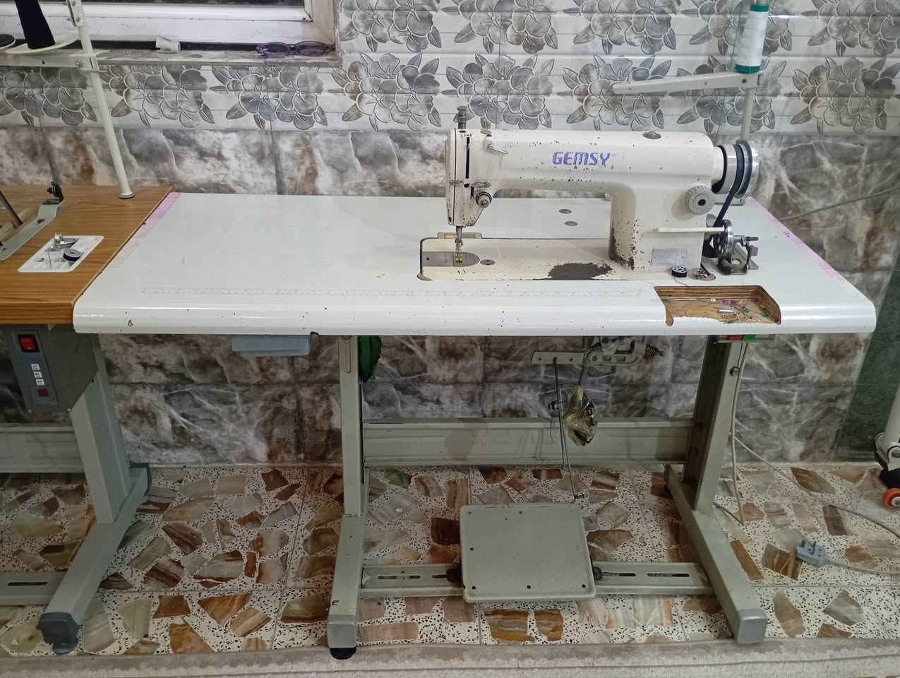 مكينه ماركه جمسي
ملف نحاس 
مكينه درجه اولى 
سعرها ١٧٠
مكاني الجاير حي الزهور 
رقمي ***********
