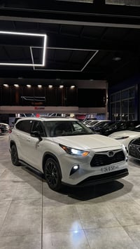 هايلندر XLE • ٢٠٢٣ • بدون صبغ