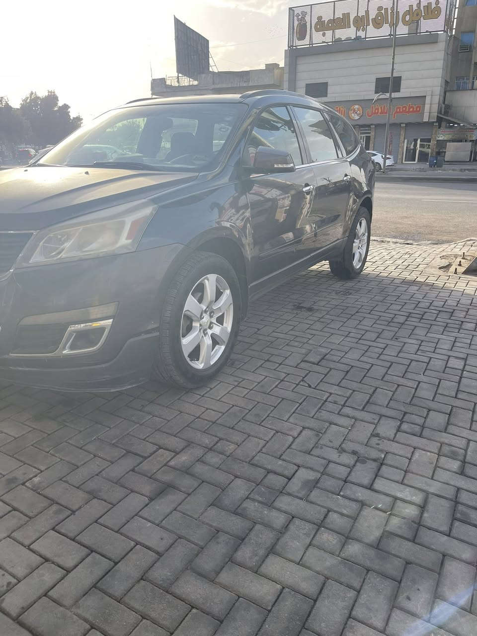 شوفرليت ترافس 2016 للبيع السياره نضيفه ما متعوبه بوضع الشركه حداديه نضيفه كير محرك نضيف حادثها جاملغ بدون دواخل ***********
