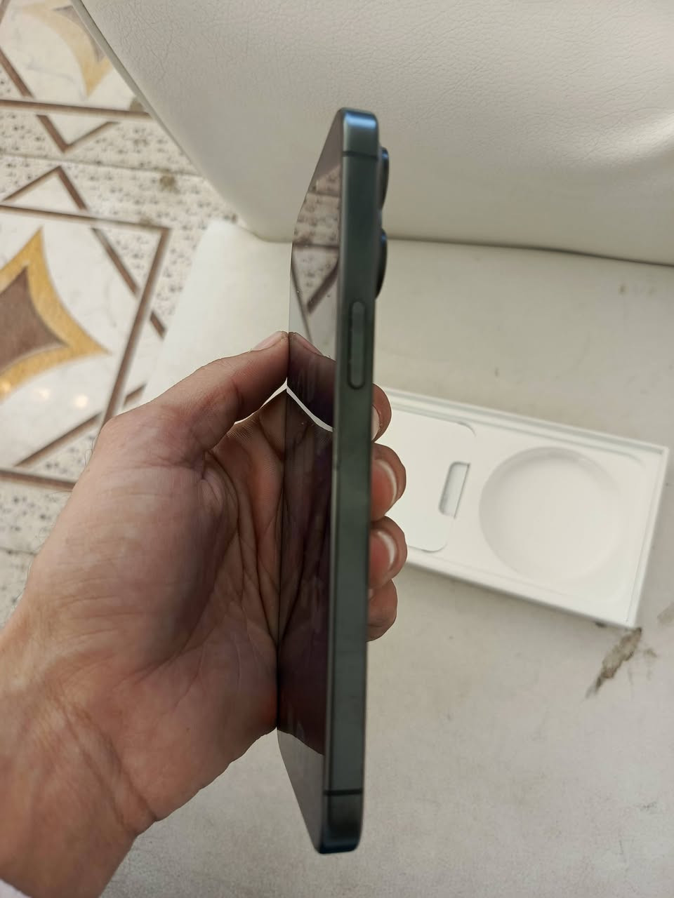 ايفون 15 برو ماكس ذ256 بطاريه 82 ماستر وتر ما مفتوح بلادي ب950 الف للاتصال ***********
