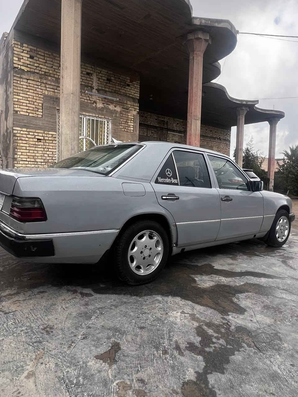 السلام عليكم مارسدس دب 1985 بصمه مو سويچ تشغيل عن بعد فانات مو كلچات رقم بصره /عارضات/كامرا /بدون ضربه /مصبوغه عام وشوفة عينك بدي صافي السعر 55وبيها مجال ***********
