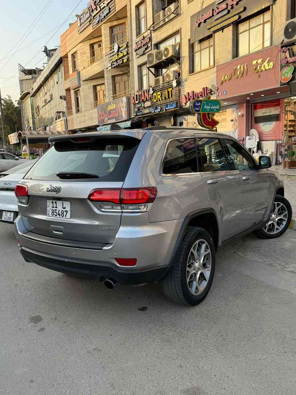 جيب لاريدو موديل 20 السيارة حادثهة بنيد وجاملغ  مكانهة بغداد***********
