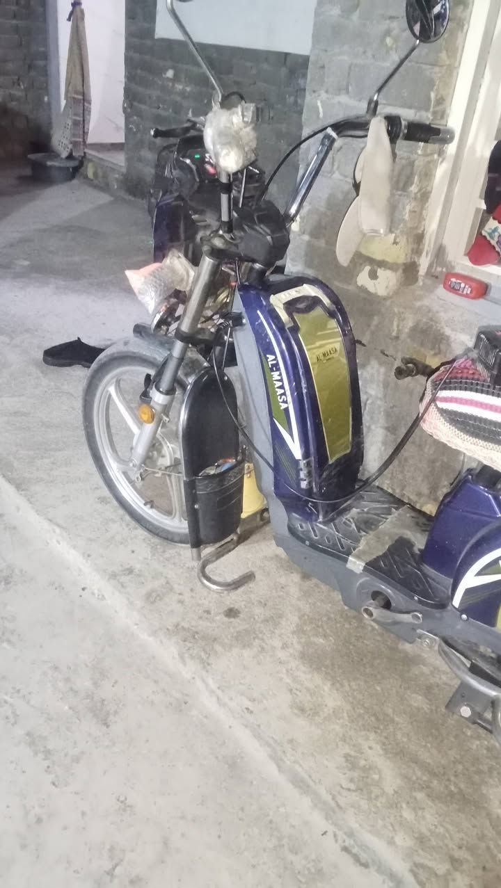 ماطور الماسه جديد موديل 24 بطاريات جديد السعر 450 بي مجال قليل ***********
