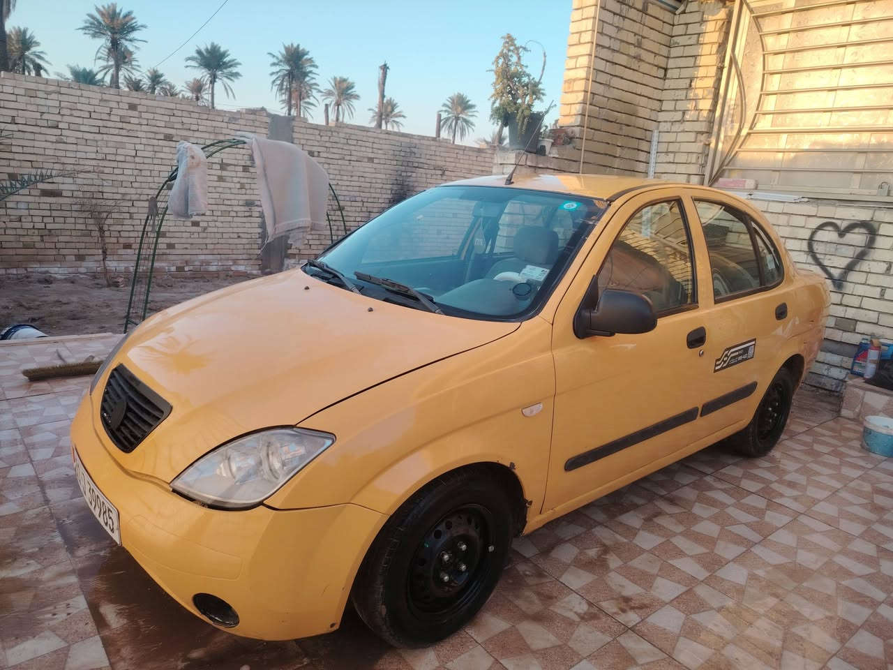 سلام عليكم طيبه البيع موديل 2015سياره حلوه مكينه جديده كير جديد سياره عارضها ٣٨  هيئه مصفره بيها صبغ خشم بنيد  رقم دولي مكاني جزيره سياحيه فحامه ***********
