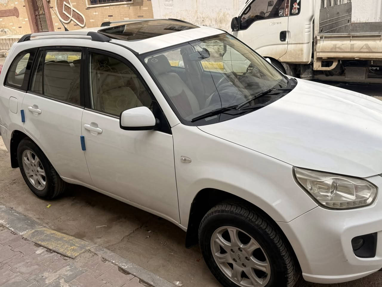 السلام عليكم 
للبيع تيكو مديل 2014 
ماشية 70 الف سويجات اثنين مال شركة 
السيارة مكفولة  كفالة عامة من الشخط ولخياس 
بسمي تحويل مباشر رقم واسط دولي سنوية جديدة
محرك كير حدادية تبريد بل جيس ما نقصها برغي وجديد
السيارة معروضة بسعر 83 وبيها مجال ونشالله بلخير للي ياخذها العنوان الكوت داموك ***********
