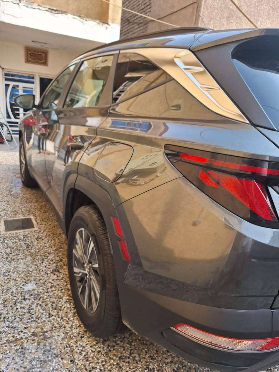 توسان  هايبرد بانزين 2024 دخول جديد وترقيم جديد نضام ترحيب تشغيل بصمه   عن بعد داخل لونين تحديد مسار ردار امامي خلفي نقطه عمياء جنطه كهرباء كشن كهرباءي مال السايق ماشيه عشر تلاف لون زيتوني السعر 185 وبيه مجال بسيط رقم الهاتف *********** العنوان بغداد الزعفرانيه
