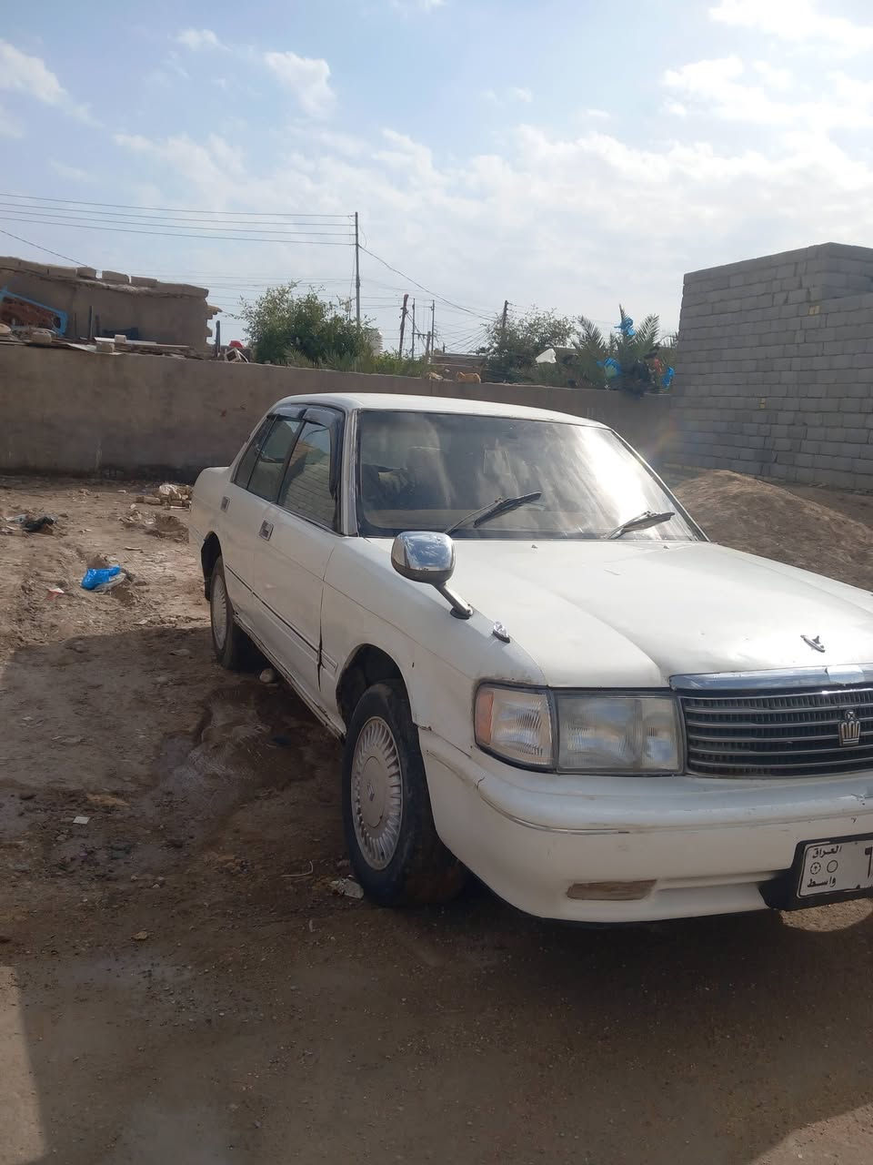 سلام عليكم سياره ارنب لون ابيض مكينه وكير شرط كهربايات شغاله حداديه حلوه رقم صدامي سنويه كارتوني ممسوحه وساحبيلها واجهه تواير جدد السياره احله من الصوره سعر واحد وعشرين ٢١ وبيها مجال لشراي   .الرقم ***********
