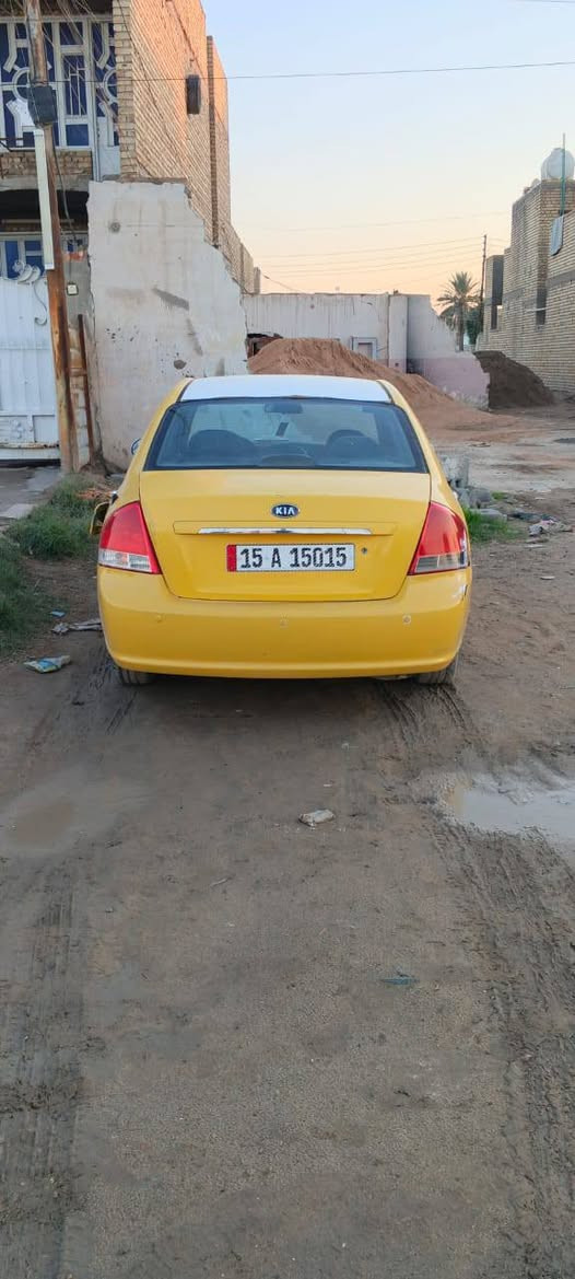 سلام عليكم  كيا سبكترا للبيع 2009 سيارة جاهزه كير محرك صدر تبريد كهربائيات تايرات باتري كله تمام حادثهه جاملغ خلف السائق والبنيد طاير عله الجامه وبيهه معجون بدايه القماره لاشواصي ولاتكم رقم انبار وبسمي مكانهه ```بغداد``` التاجي سبع البور سعر 68 هاتف ***********
