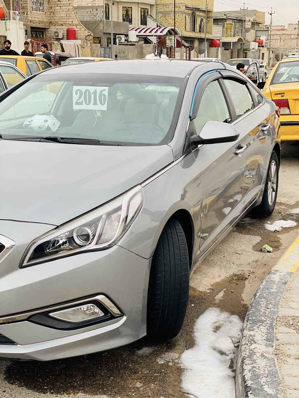 السلام عليكم ورحمة الله وبركاته اخوان سيارة سوناتا موديل 2016 وارد امريكي حادثها بنيد مبدل ودحچة بالصندوق خفيفة بدون دواخل مداكر ثنين الكدام صبغ والباقي كفالة كير ومكينة وحدادية وكهربائيات وتخم تاير كلهن جديدات رقم بصرة حرة تحويل ثاني يوم لون رصاصي وسيارة جديدة بمعنى الكلمة عنوان السيارة بصرة 
للاستفسار اكثر الاتصال :***********
السعر117 وبيها مجال سنويه الغاية2029
