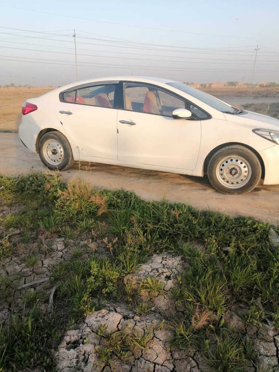 سيراتو 2014 بيها صبغ صفحه وجاملغين
سعر 110
للاستفسار /***********
