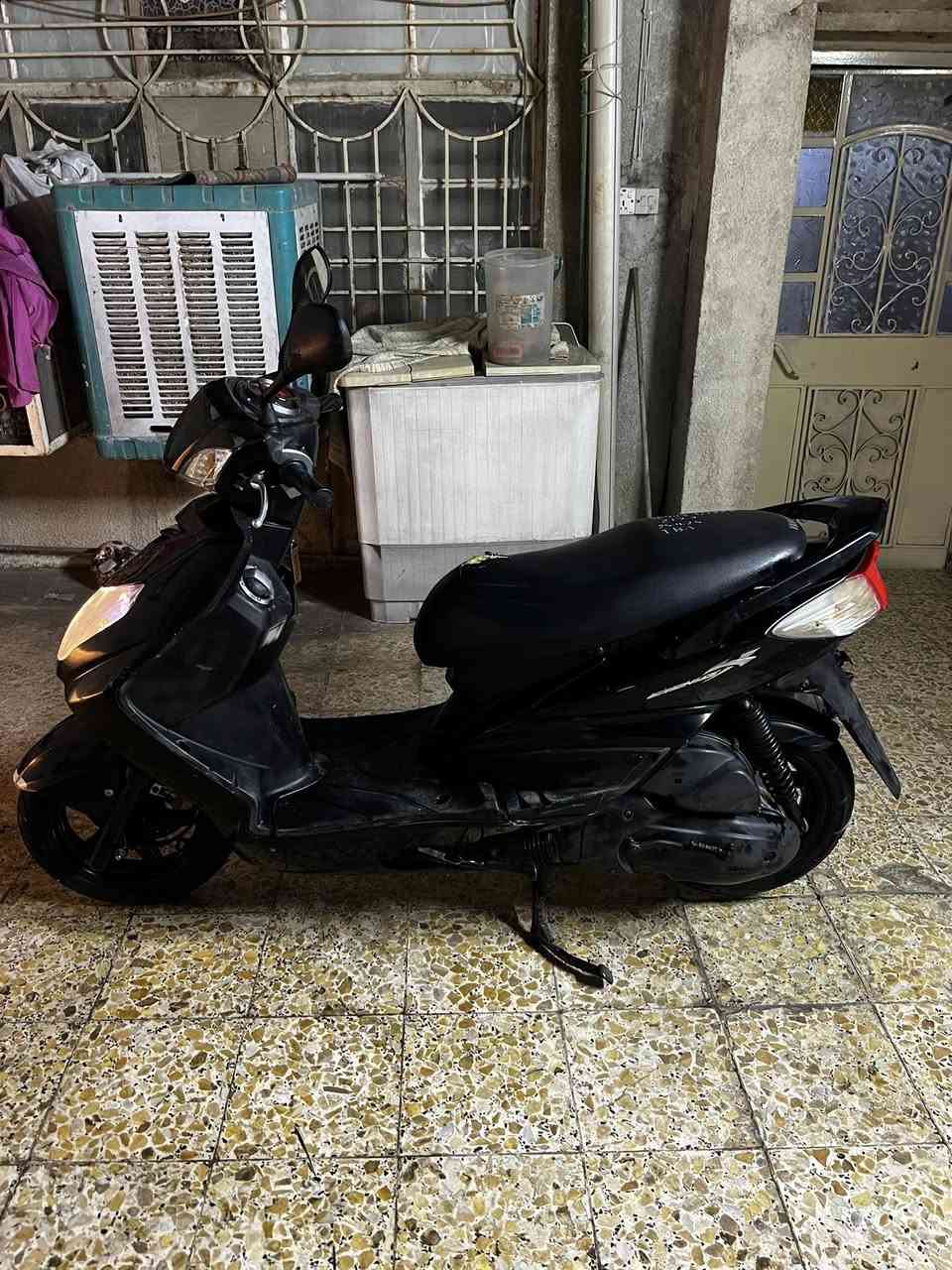 سلام عليكم دراجه سكنس ياباني فحل الدراجه خير من لله برغي مامفتوح جيب فيتر و افحص السعر مليون 500مكاني:بغداد الطوبجي حي السلام رقمي:***********
