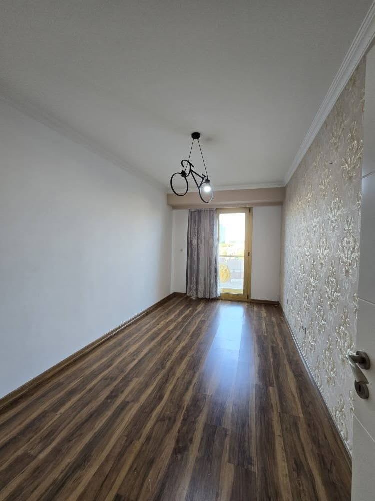 شقة الايجار في رويا تاورز اربع غرفة و صالة فارغ 
مساحة ٢٦٠ م 
*********** أربيل, العراق
