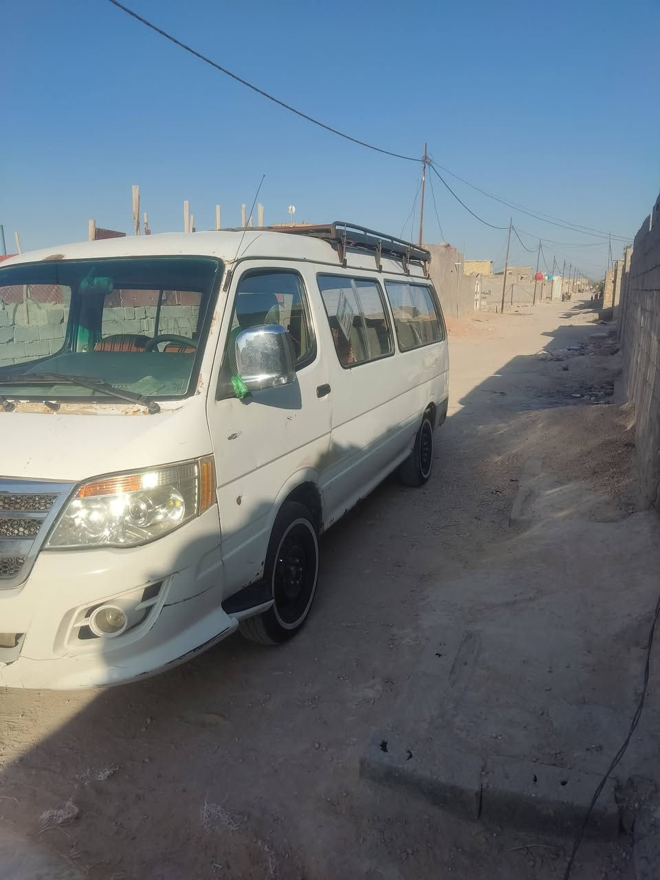 السلام عليكم سياره  فتون موديل 2010للبيع مصفره مرور وضريبه وهيئة ومداور ثاني يوم  السعر وباقي التفاصيل الاتصال بالرقم ***********
