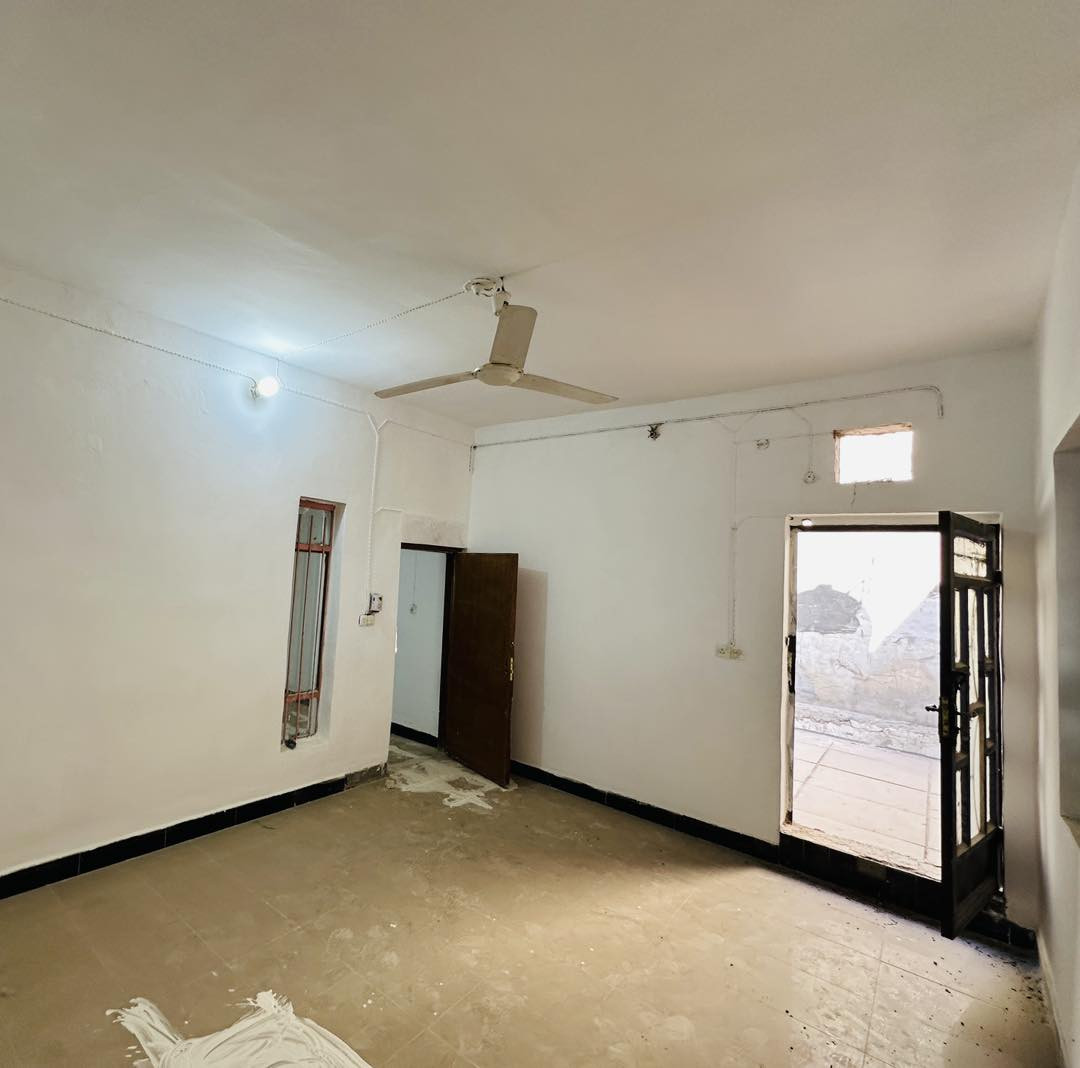 #للإيجار __مشتمل طابق ثاني 
الموقع //حي الأمام علي (ع) قرب صيدلية الأقصى 
يحتوي ع 
2 غرف نوم 🛌 ➕هول ➕مطبخ➕مجمع صحي 

🏫📚نستقبل جميع عروض البيع و ترويجها بإعلانات ممولة 
      للمزيد من التفاصيل الاتصال او المراسلة خاص 

حجي حسن السعيدي  ***********          
علي السعيدي ***********_ ***********
حسين السعيدي ***********_ ***********

 📍موقع المكتب  📌 الحله - حي الامام علي(ع)_ قرب المول الجديد _مول حي الأمام علي (ع)
