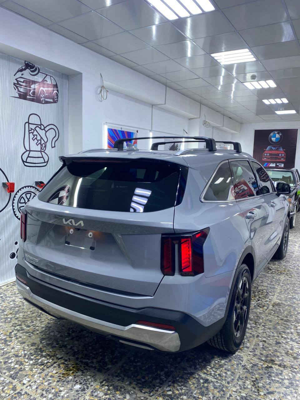 كيا سورينتو موديل 2024 – فئة S
سيارة غرقانة مواصفات، أعلى فئة
ماشية فقط 20 كيلو (زيرو)
استخدام شخصي، بحالة الوكالة
مبدّل سستم كامل شركة
المواصفات:
تشغيل بصمة مع زر ستارت
مقاعد جلد أصلية
سقف بانوراما
ناقل حركة أوتوماتيك
شاشة وسطية كبيرة
تحكم كامل بالمقود
كاميرا خلفية
مثبت سرعة
تكييف قوي
أنوار LED
جنوط أصلية
السيارة نظيفة جداً، ما محتاجة أي صرف، جاهزة للفحص بكل مكان.
الاستفسار 
*********** وتساب
