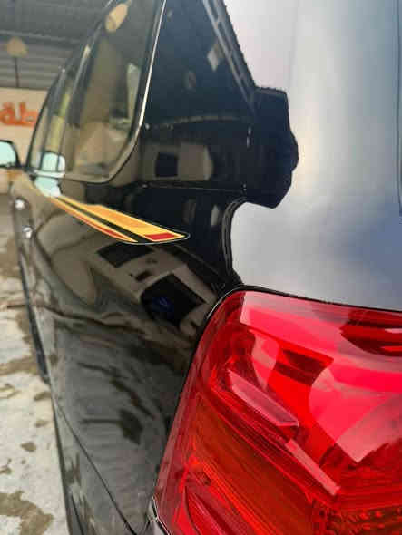 لاندكروز 2015 فكسار 
محرك v8 5.7
جديدة مكفولة فقط خدوش بسيطة
سيارة جديدة ونظيفة 
ماشية 140 
شاشة جبيرة 
لايت زنون 
ستوب لايت خلفي 
لحاية خلفية + امامية 
تحكم ستيرن 
داخل صاج جديد 
مري شفط 
5 بصمات 
فتحة سقف 
السعر :460  وبيها مجال 

***********
مكان السيارة ناصرية
رقم السيارة بصرة وتحويل ثاني يوم
