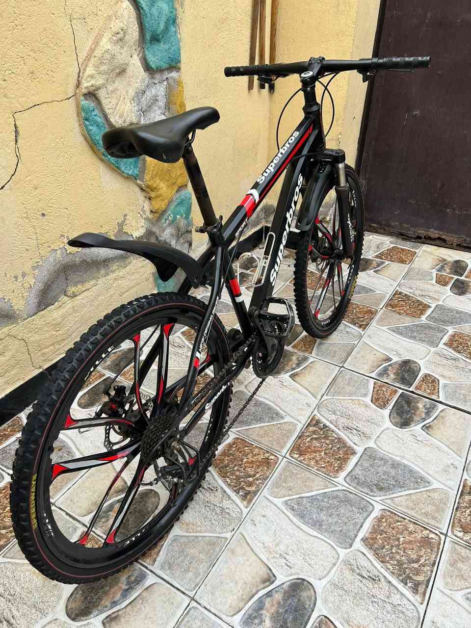 سلام عليكم للبيع بايسكل ياباني ثضافته 100 / 100 حجم 26 بايسكل كامل مكمل سعره 90 الاستفسار على الارقم *********** بيء واتساب او خاص واني بخدمتكم
