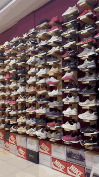 🛑بالەیە
ئەشیای ئەم دووکانە بە ڕەفەکانەوە  بۆ فرۆشتن  کێ خوازیارە پەیوەندی بکات بە ***********
