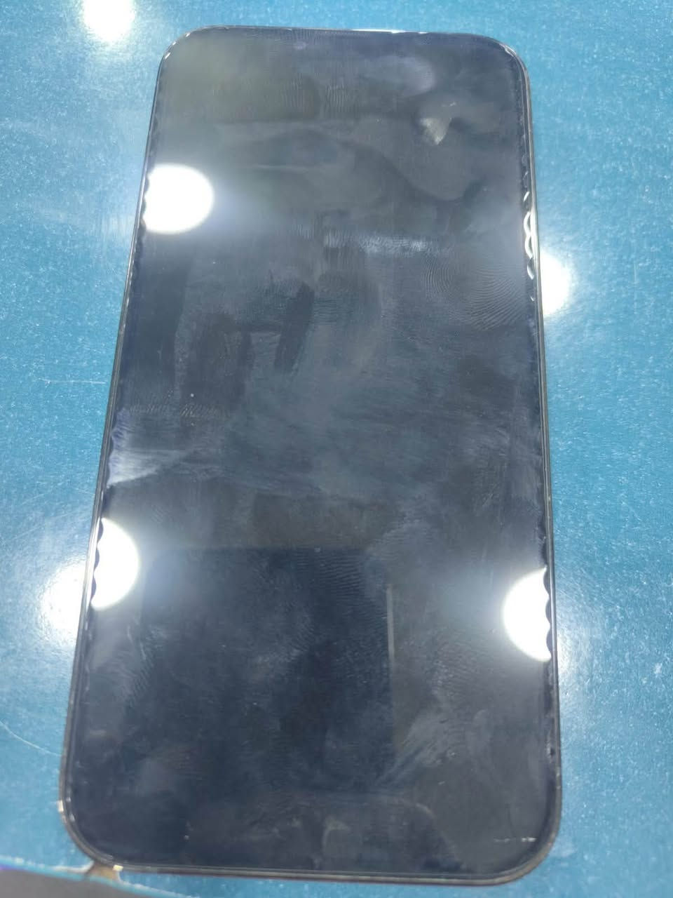 السلام عليكم
من رخصه الادمن 

ايفون 13pro max 

ذاكره 256

بطاريه 89

الون زيتوني 

الجهاز ممفتوح  مكفول 

السعر 780الف وبي مجال 

العنوان بغداد المعامل الباويه 

رقم الهاتف ***********
