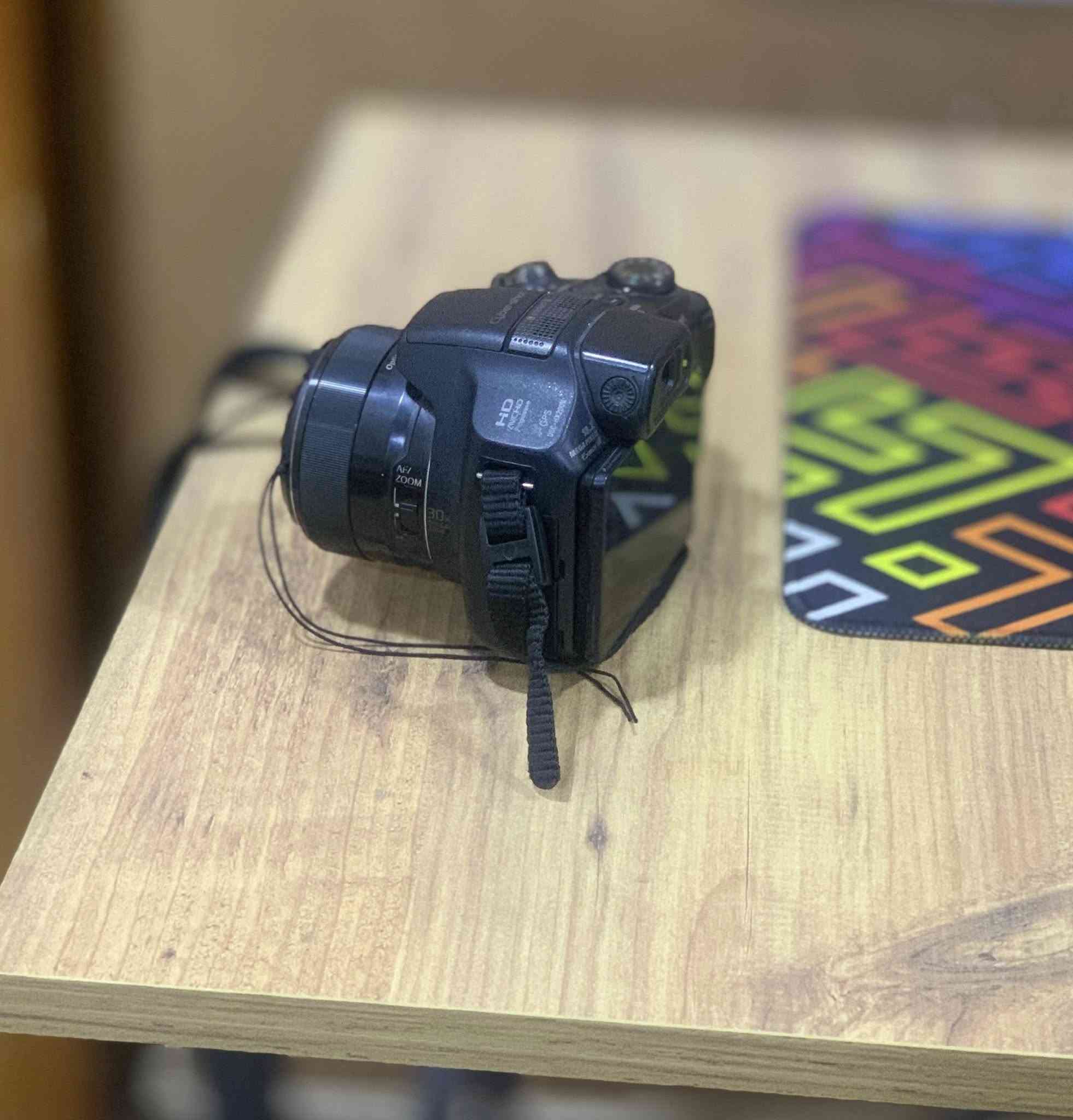 كاميرا سوني Camra sony.🎞️📷
موديل الكامرا SONY DSC HX100v
زوم ثابت 
استخدام شخصي نضيفة 🎞️
السعر 250 وبيها مجال 
مكاني ناصرية مركز
للاستفسار ***********
