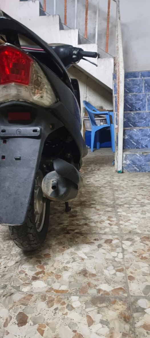 السلام عليكم
ماكس عدله كلشي شغال بيها الدراجه مفتوحه 
وجاي تتاخر عندي بتشغيل الصبح بس . 
رايدها ب 400 وبيها مجال مكاني الحبييبيه 
وهذه رقمي ***********
