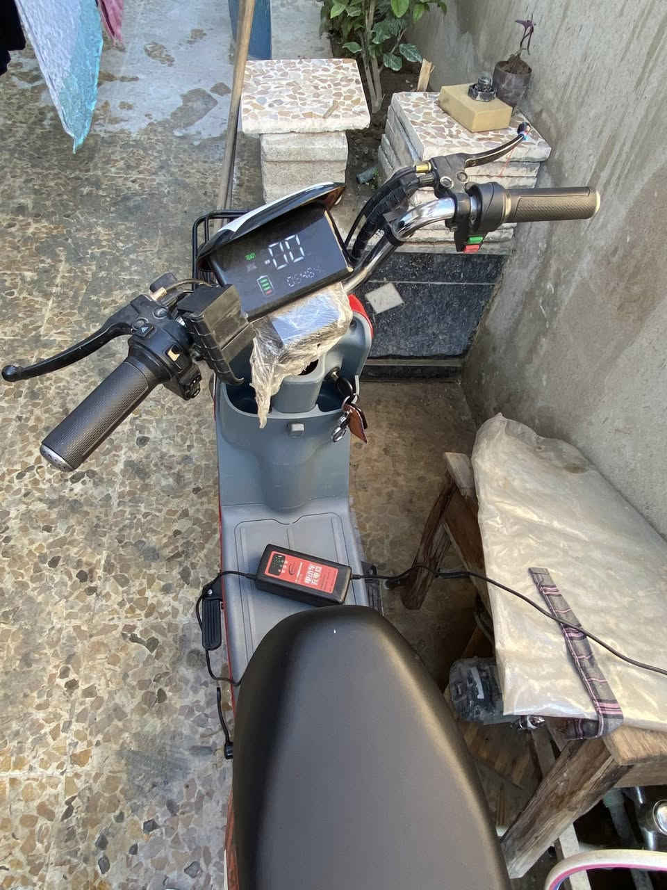 ماطور سكل
حجم 14 سرعة 85
٤ نمر 4 بطاريات مبدله جديدة 
سعره 270 مجال جيتك فقط لا تكسر اذا ما شراي
***********
