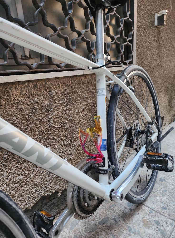 بايسكل للبيع
نوع جاينت بحالة جيدة جدا
السعر ١٨٠ وبي مجال
0782 199 6254 للتواصل واتساب
المكان حي القادسية
