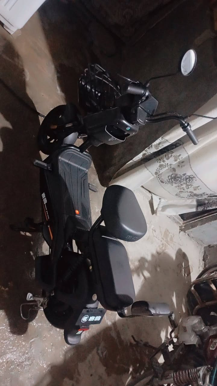 سلام عليكم باسكل شحن لبيع نضافه 90 بل 100 صاله شهرين من طالع من المعرض مكاني كربلاء  الحولي السعر خاص سعره مناسب اليحب يتصل عل هذه الرقم وبيكم خير ودلوو ***********
