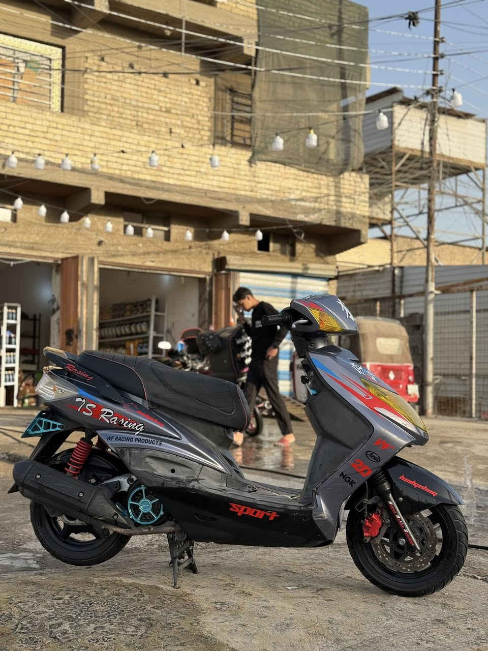 السلام عليكم
سكنس فحل الدراجه جديده 
الدراجه بلاديه دزويد بيهة للجماليه 
مكينه ما مفتوح بيهة برغي واحد 
جيب فيتر وياك وفحص 
مكاني بغداد (السيديه )
رقم تلفون (***********)
سعر الدراجه مليون 200 وبيهة مجال
