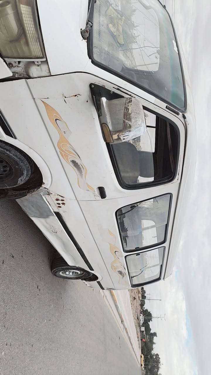 سلام عليكم من رخصت مدير الكروب عندي سياره فتون لبيع مكانه كربلاء موديل ١٤  السياره موصليه ***********
